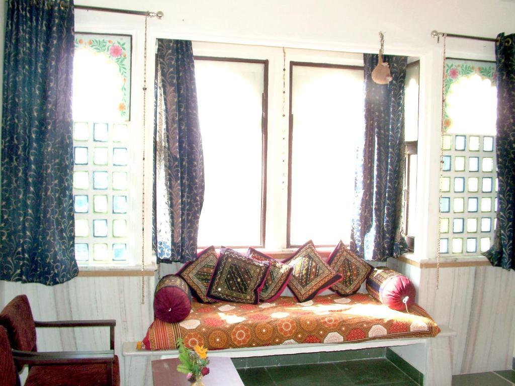 Hotel Girnar