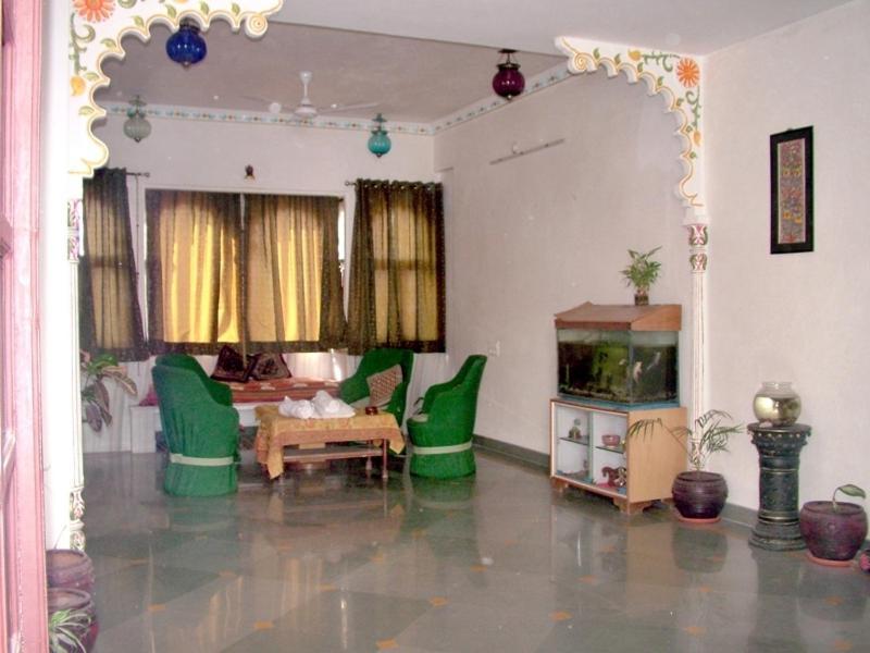 Girnar Hotel